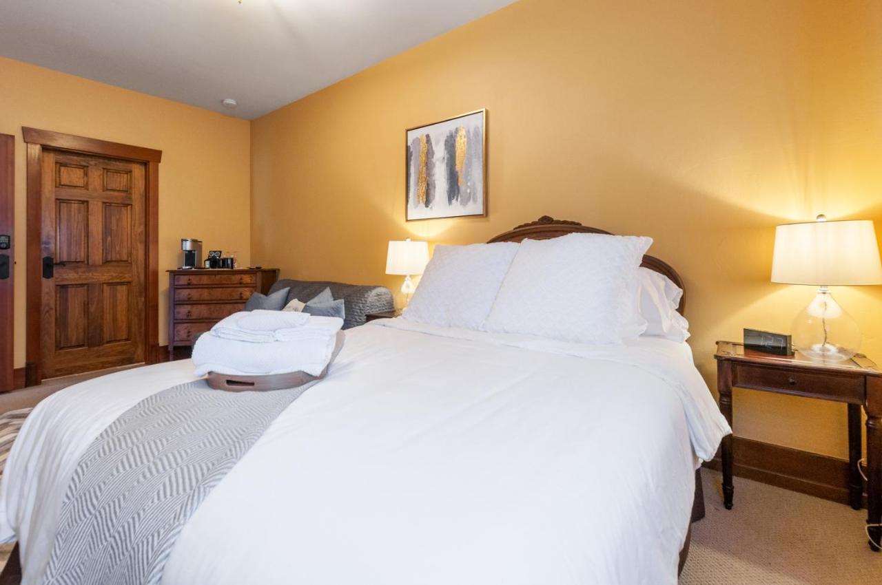 Casa Grande Inn & Suites Penticton Luaran gambar