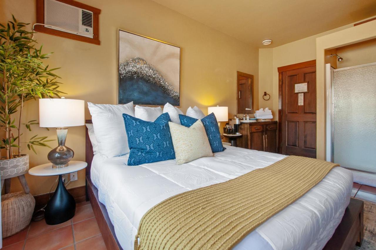Casa Grande Inn & Suites Penticton Luaran gambar
